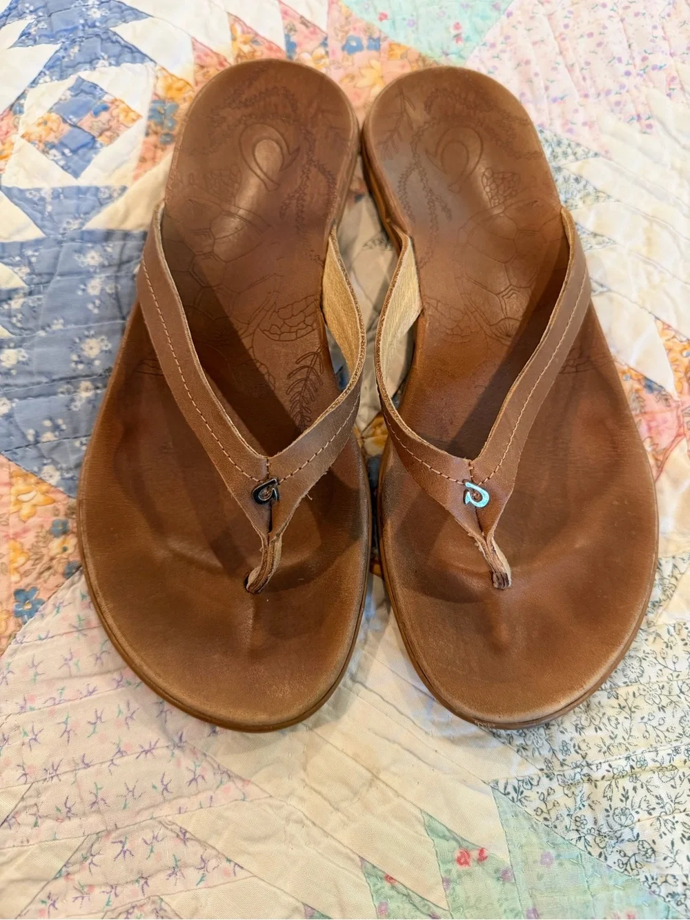 OluKai Brown Leather Thongs for Women